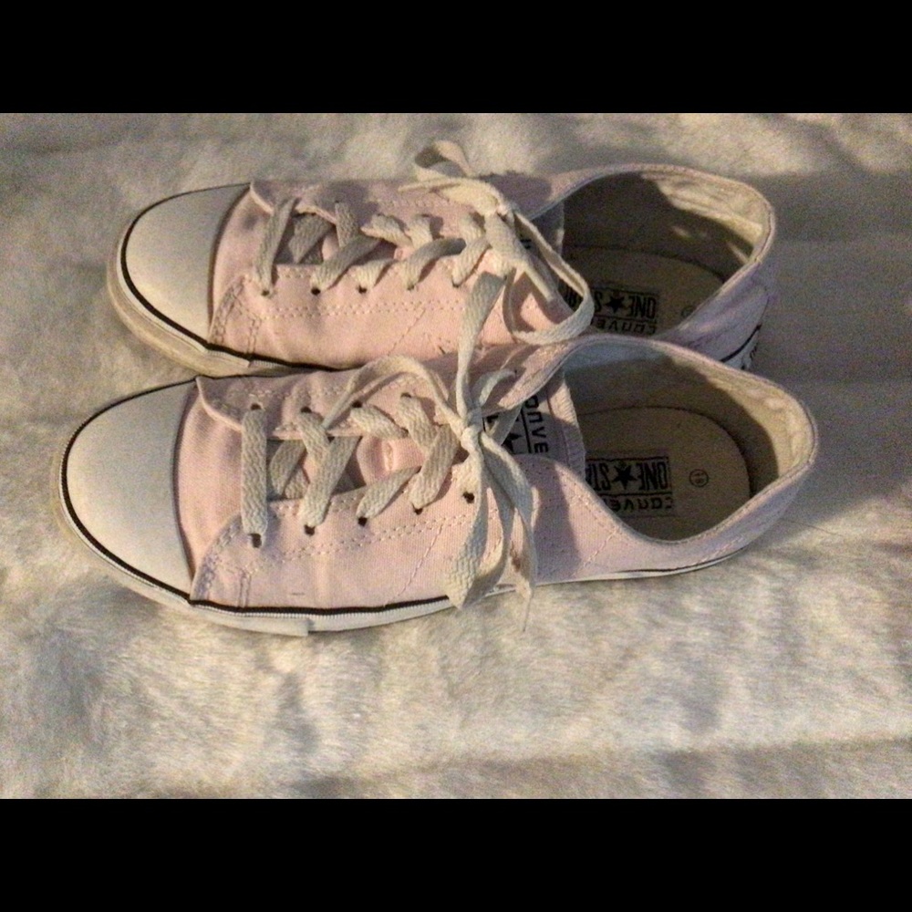 Baby Pink Converse One Star Women’s 8 1/2